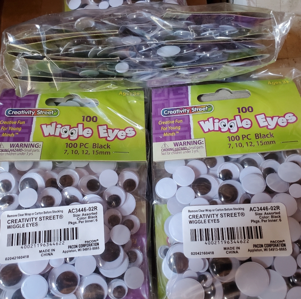 2,400 Googly Eyes